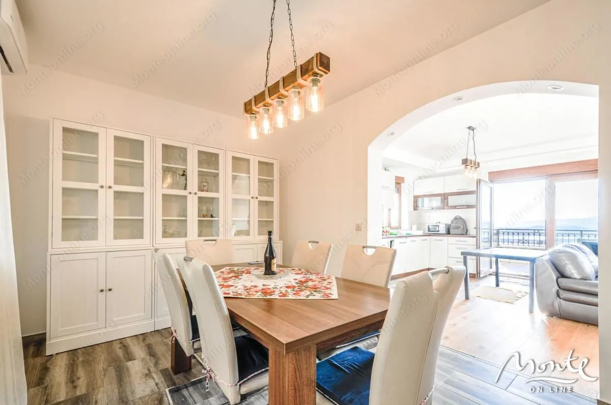 Prodaja, kuća, 176m², Kavač, Kotor