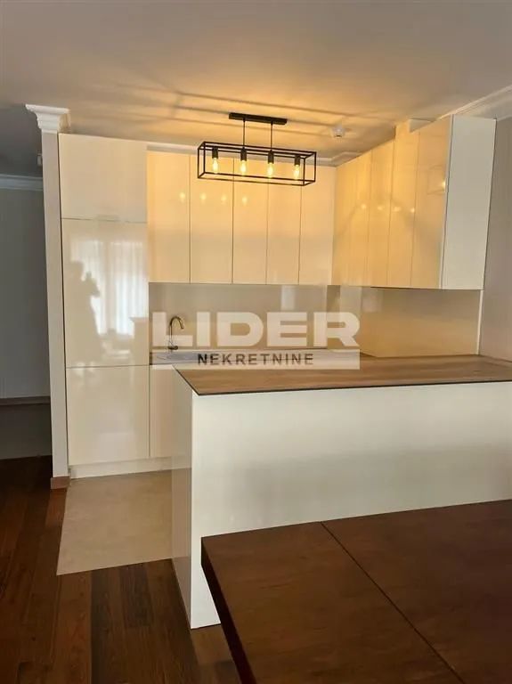 Izdavanje, trosoban stan, 75m², Čubura, Beograd