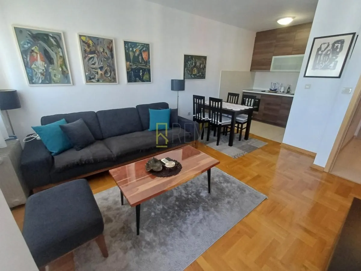 Prodaja, dvosoban stan, 55m², Stari Aerodrom, Podgorica