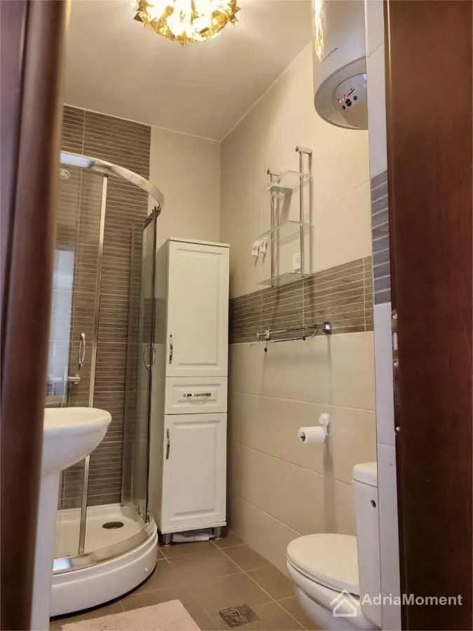 Prodaja, trosoban stan, 114m², Dobrota, Kotor