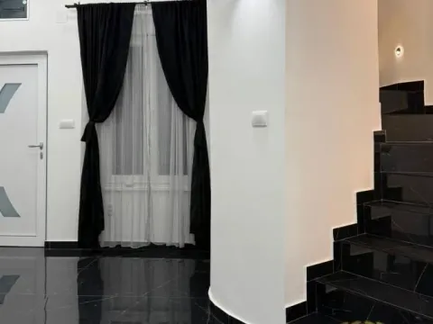 Izdavanje, stan, 120m², Kalenić Pijaca, Vračar Sve Podlokacije - image 5