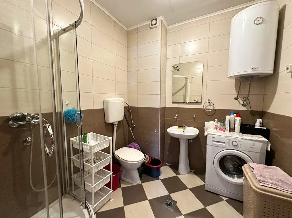 Izdavanje, dvosoban stan, 70m², Podgorica, Crna Gora