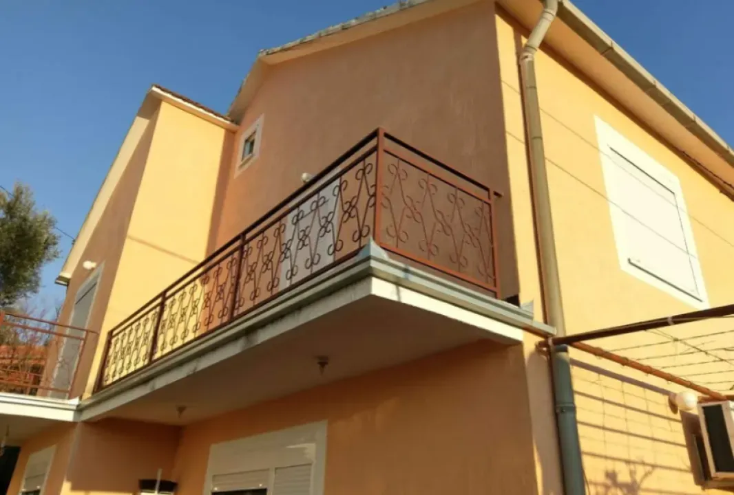 Sale, house, 200m², Tomba, Bar