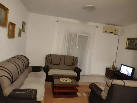 Rent, two bedroom apartment, 75m², Centar, Bar - image 11