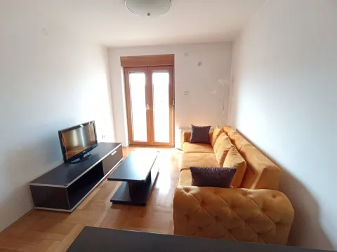 Rent, one bedroom apartment, 52m², Preko Morače, Podgorica - image 4