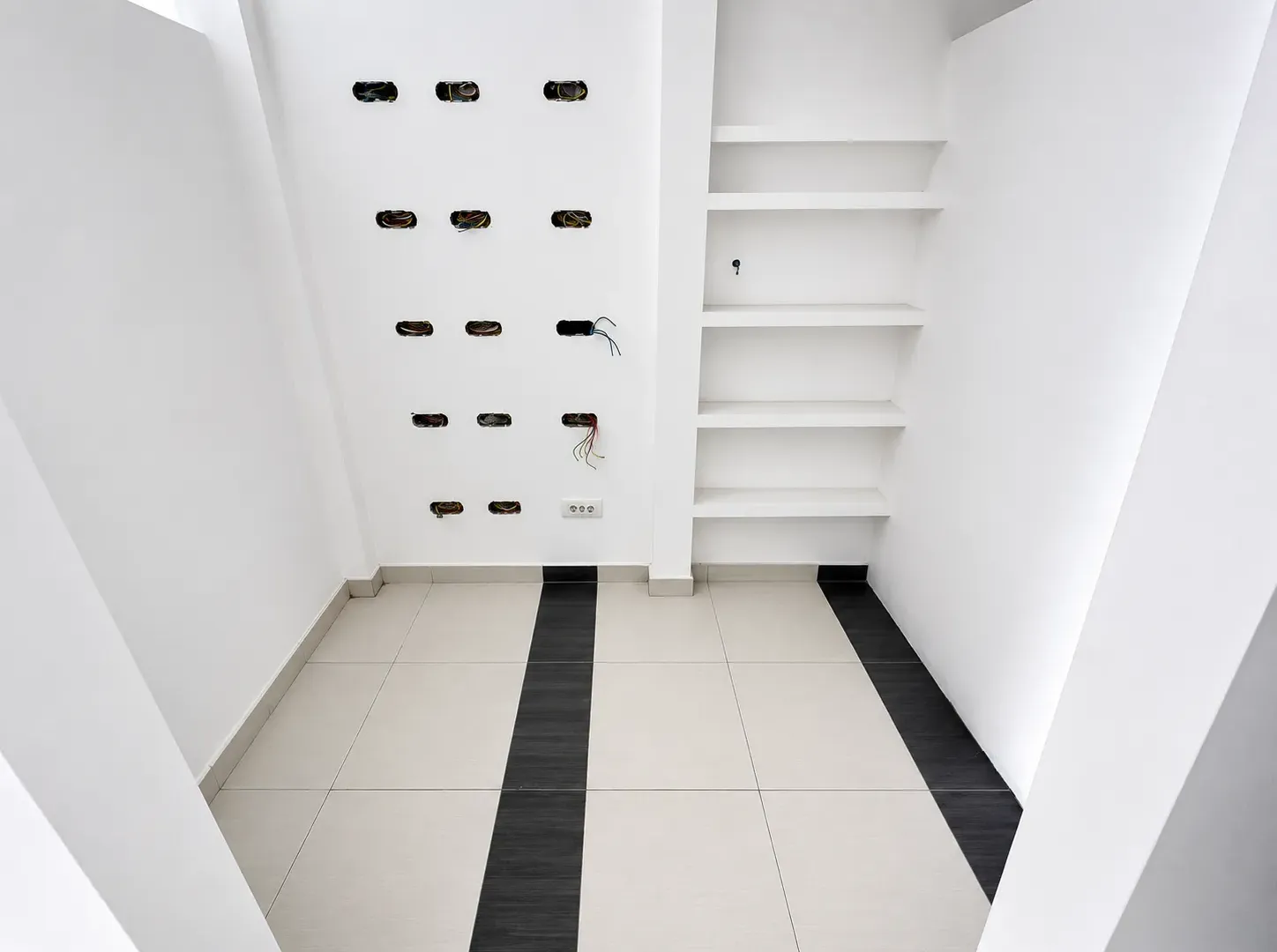 Prodaja, poslovni prostor, 91m², Vezirov Most, Podgorica