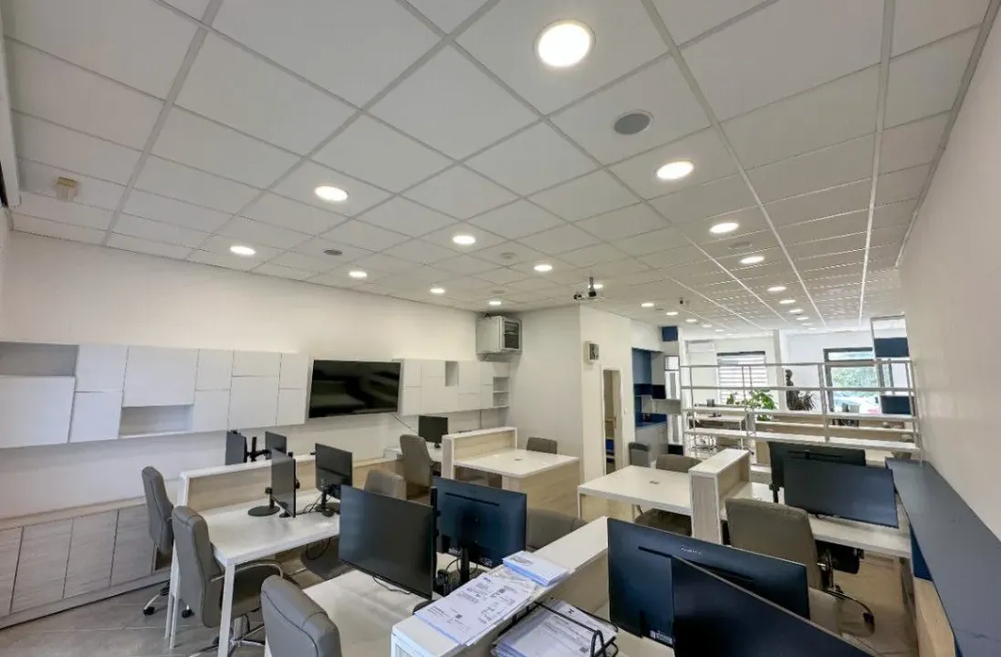 Prodaja, poslovni prostor, 98m², Stari Aerodrom, Podgorica