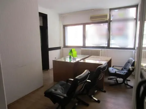 Rent, office space, 160m², Medijana, Niš
