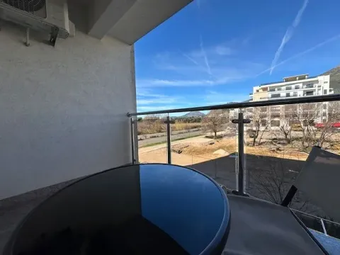Prodaja, jednosoban stan, 59m², Šušanj, Bar - image 8