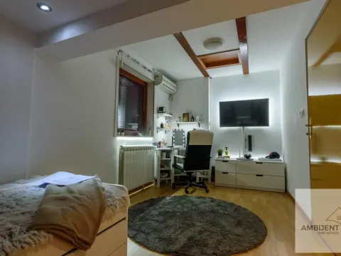 Prodaja, četvorosoban stan, 104m², Stari Grad, Beograd - image 13