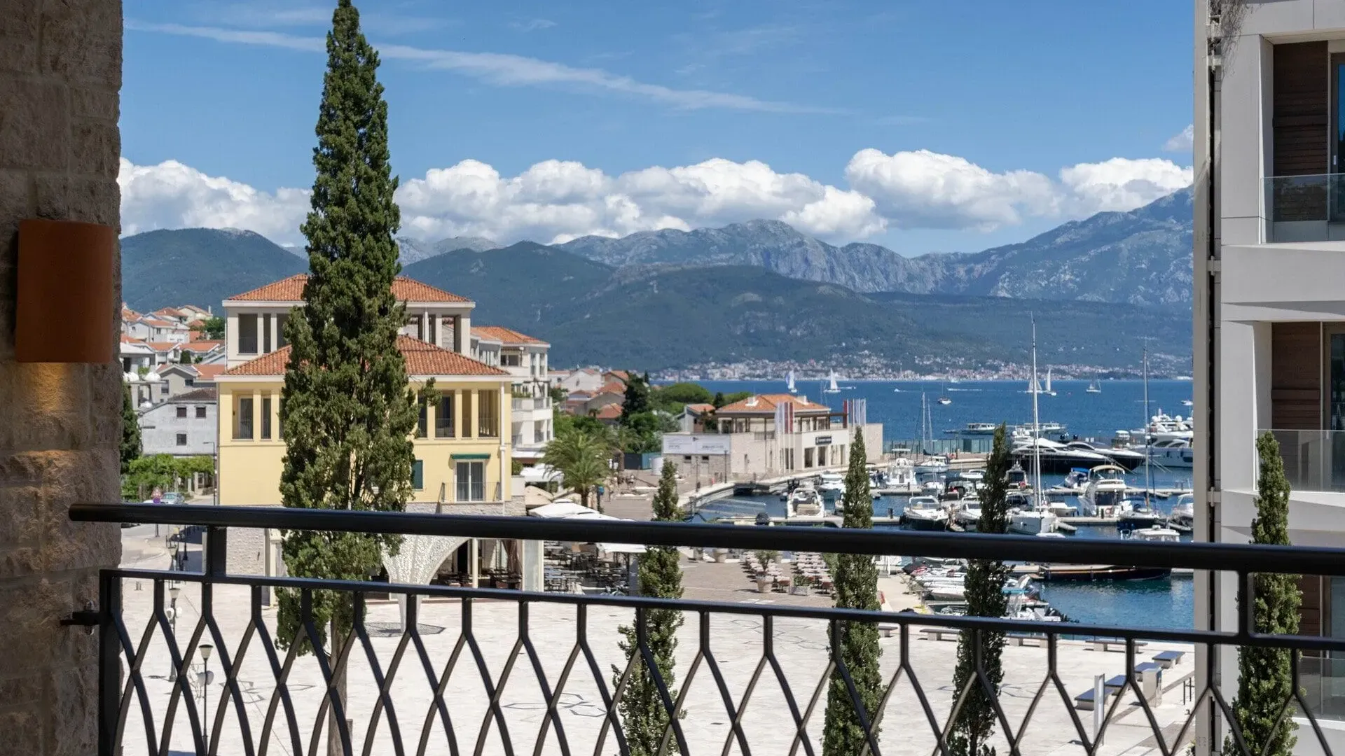 Prodaja, jednosoban stan, 88m², Portonovi, Herceg Novi