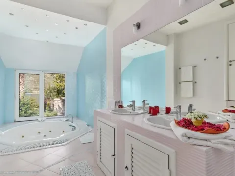 Prodaja, kuća, 350m², Kotor, Crna Gora - image 8