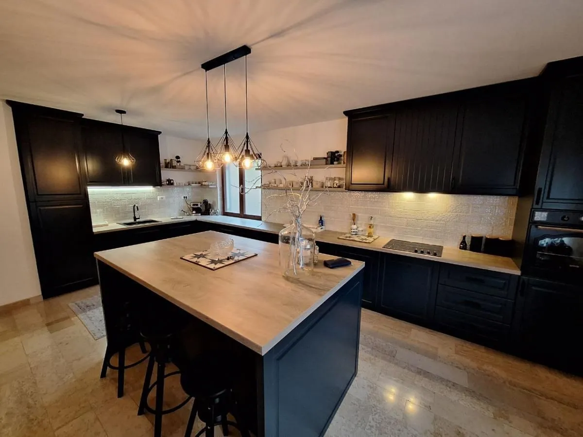 Sale, house, 254m², Beočin, Srbija