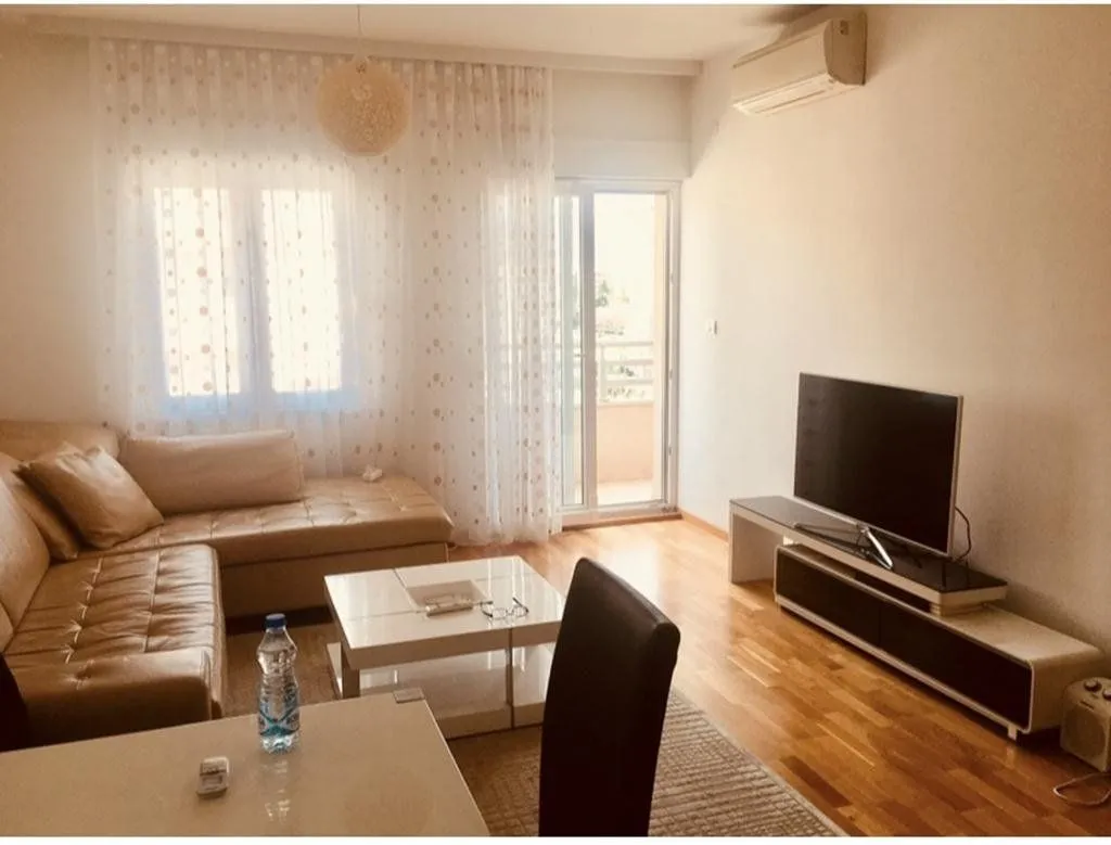 Izdavanje, jednosoban stan, 55m², City Kvart, Podgorica