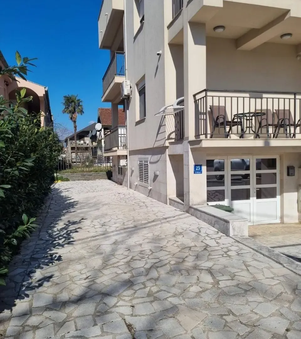 Rent, two bedroom apartment, 90m², Tivat, Crna Gora