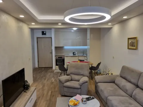 Rent, one bedroom apartment, 48m², Centar, Budva - image 2