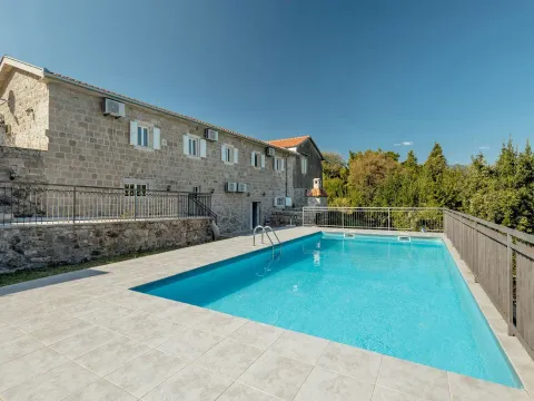 Prodaja, kuća, 176m², Herceg Novi, Crna Gora