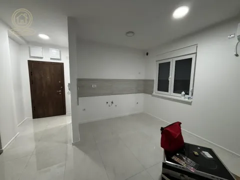 Izdavanje, trosoban stan, 65m², Vidovdansko naselje, Novi Sad Sve Podlokacije - image 4