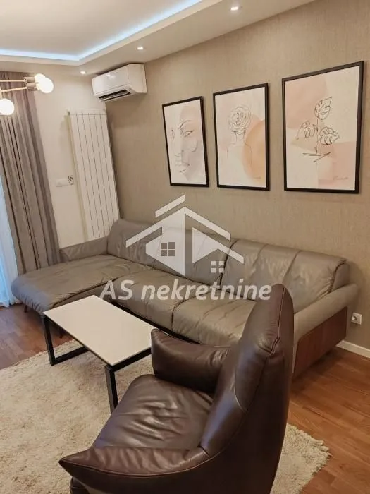 Rent, three bedroom apartment, 77m², Crveni Krst, Beograd