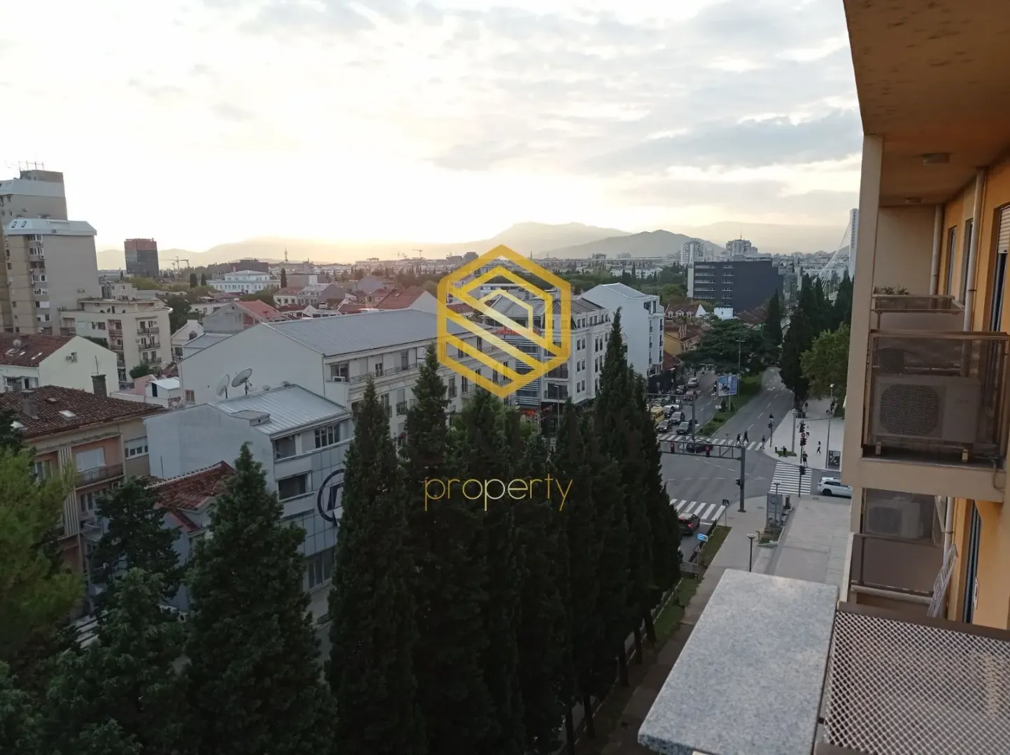 Rent, four bedroom apartment, 130m², Centar, Podgorica