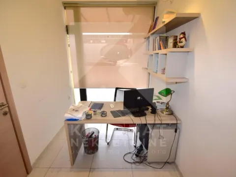 Izdavanje, poslovni prostor, 30m², Momišići, Podgorica