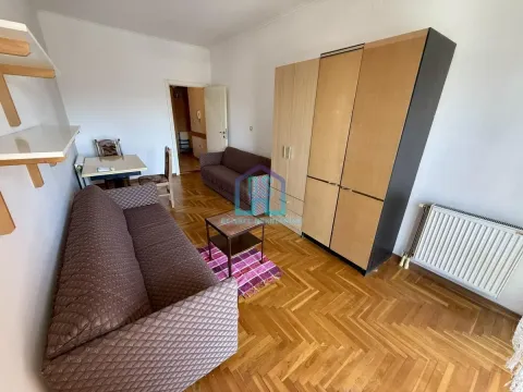 Stan in Adamovićevo Naselje