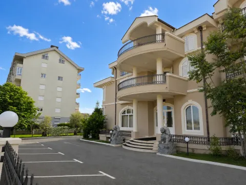Rent, office space, 500m², Stari Aerodrom, Podgorica - image 5