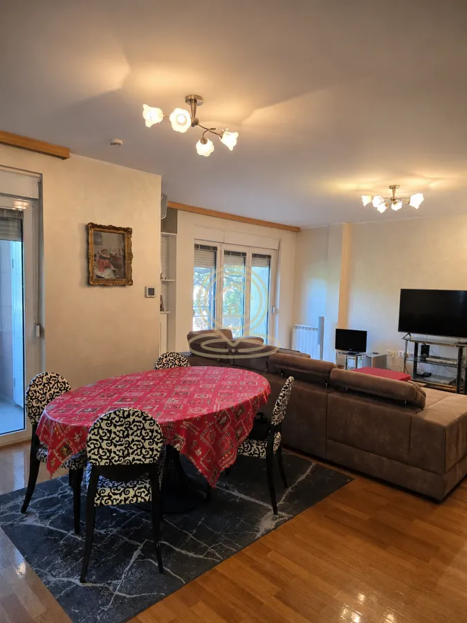 Izdavanje, dvosoban stan, 95m², Grbavica, Novi Sad Sve Podlokacije