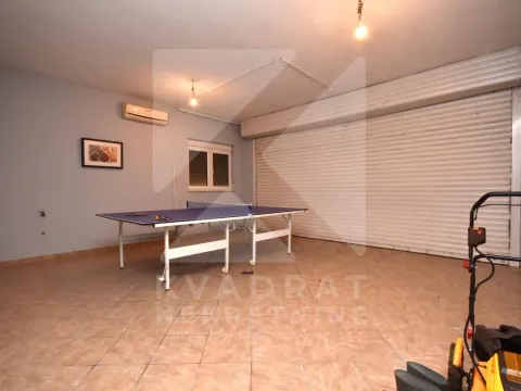 Izdavanje, kuća, 330m², Zeta, Podgorica - image 32