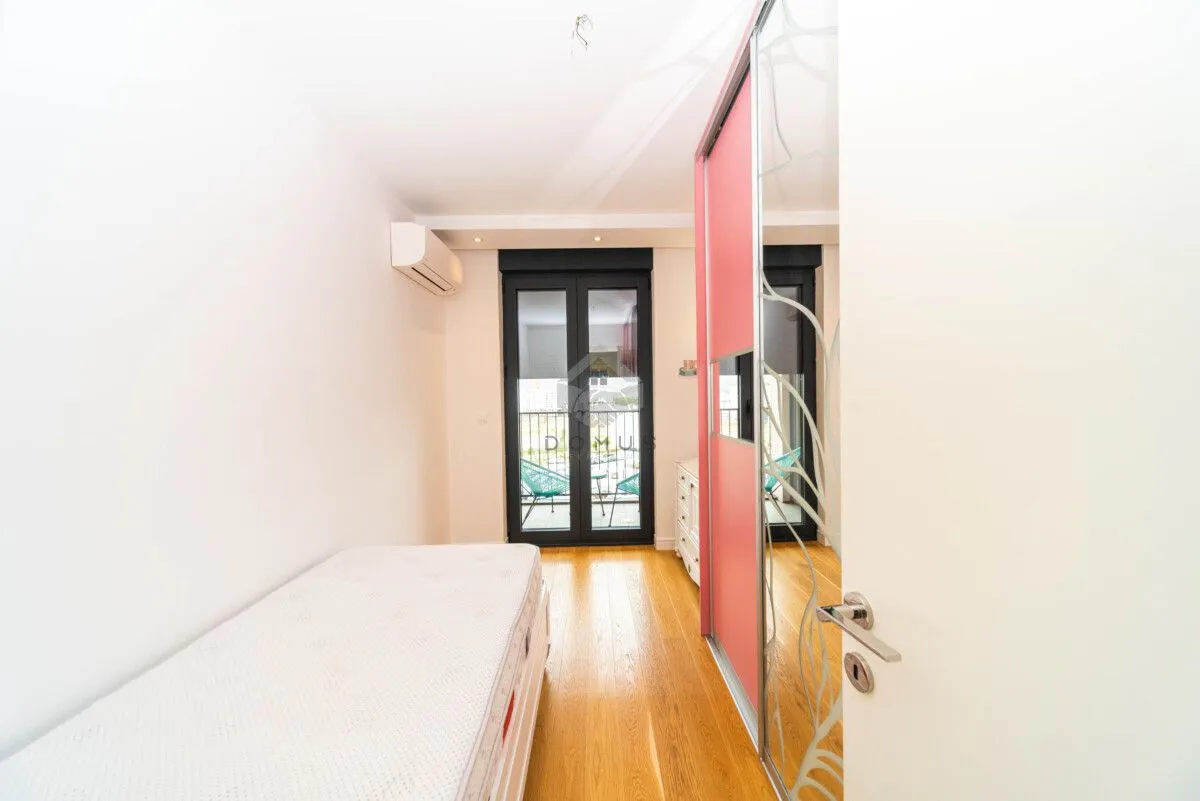 Izdavanje, trosoban stan, 108m², Podgorica, Crna Gora