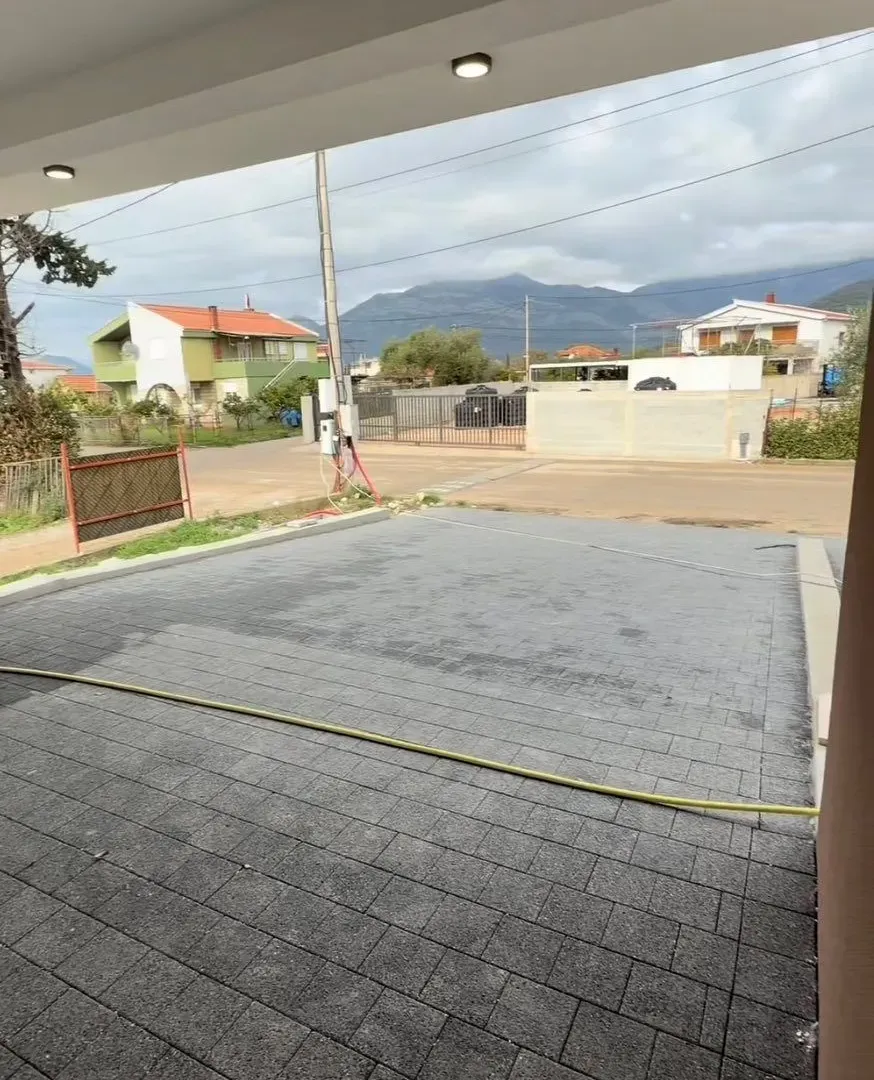 Sale, house, 225m², Bar, Crna Gora