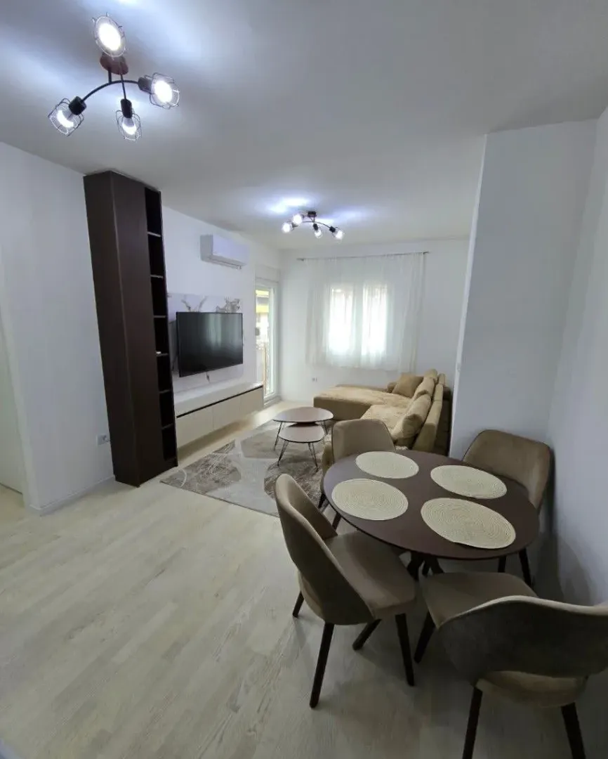Izdavanje, jednosoban stan, 40m², City Kvart, Podgorica
