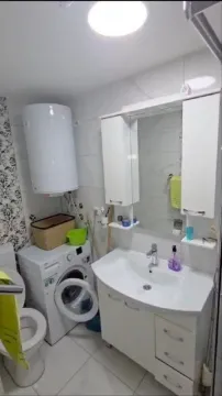 Izdavanje, trosoban stan, 55m², Zelenika, Herceg Novi - image 11