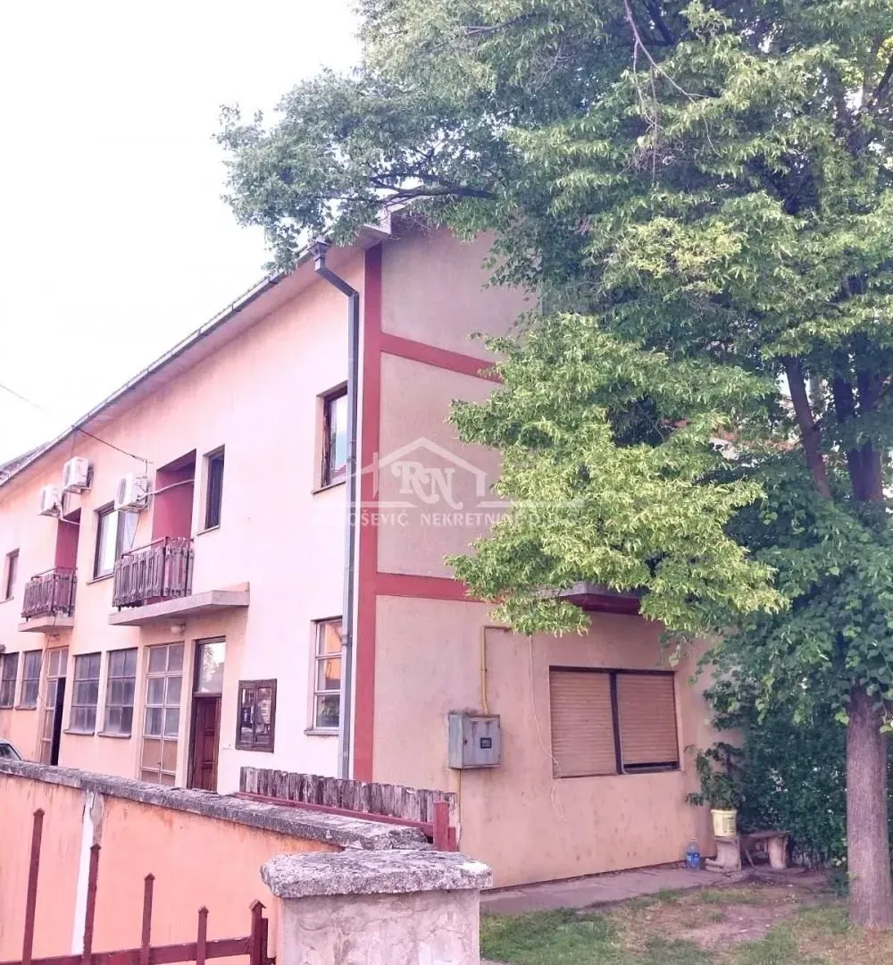 Prodaja, kuća, 410m², Novi Banovci, Stara Pazova
