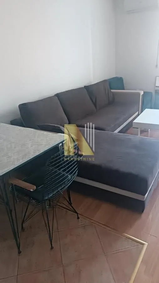 Izdavanje, garsonjera, 31m², Centar, Novi Sad