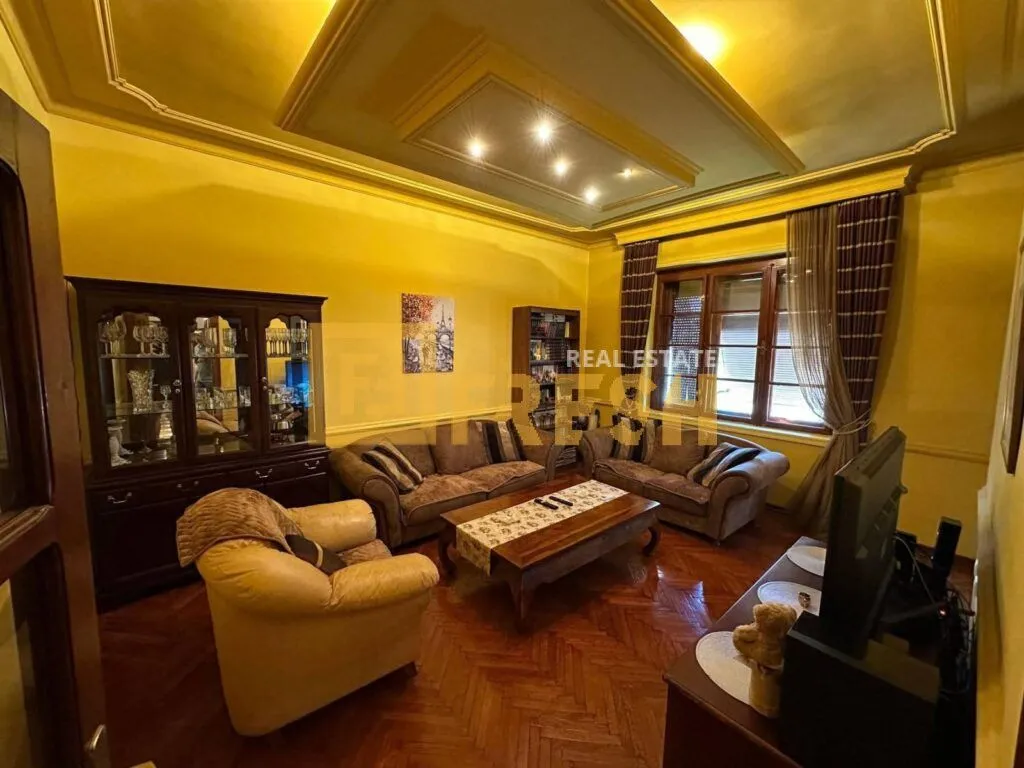 Prodaja, jednosoban stan, 70m², Centar, Podgorica