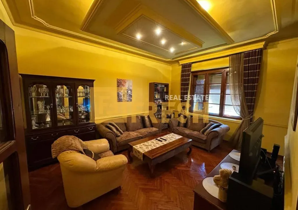 Prodaja, jednosoban stan, 70m², Centar, Podgorica