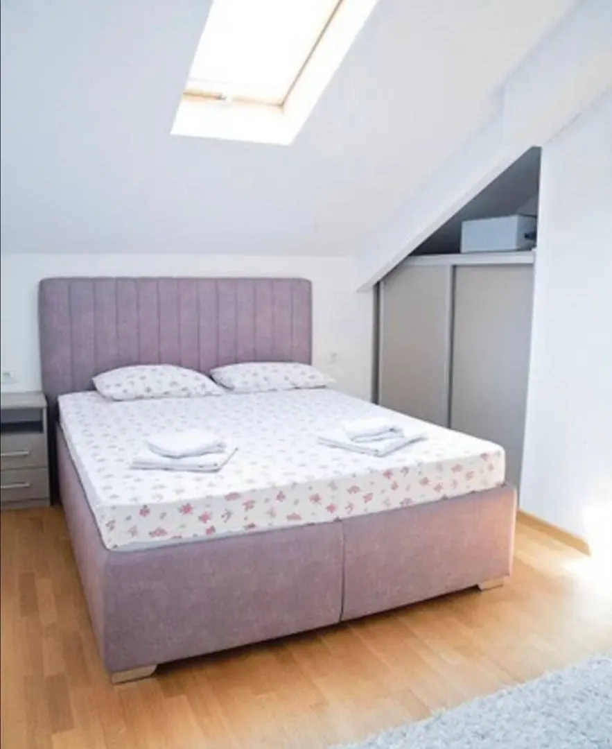 Rent, two bedroom apartment, 70m², Pobrežje, Podgorica