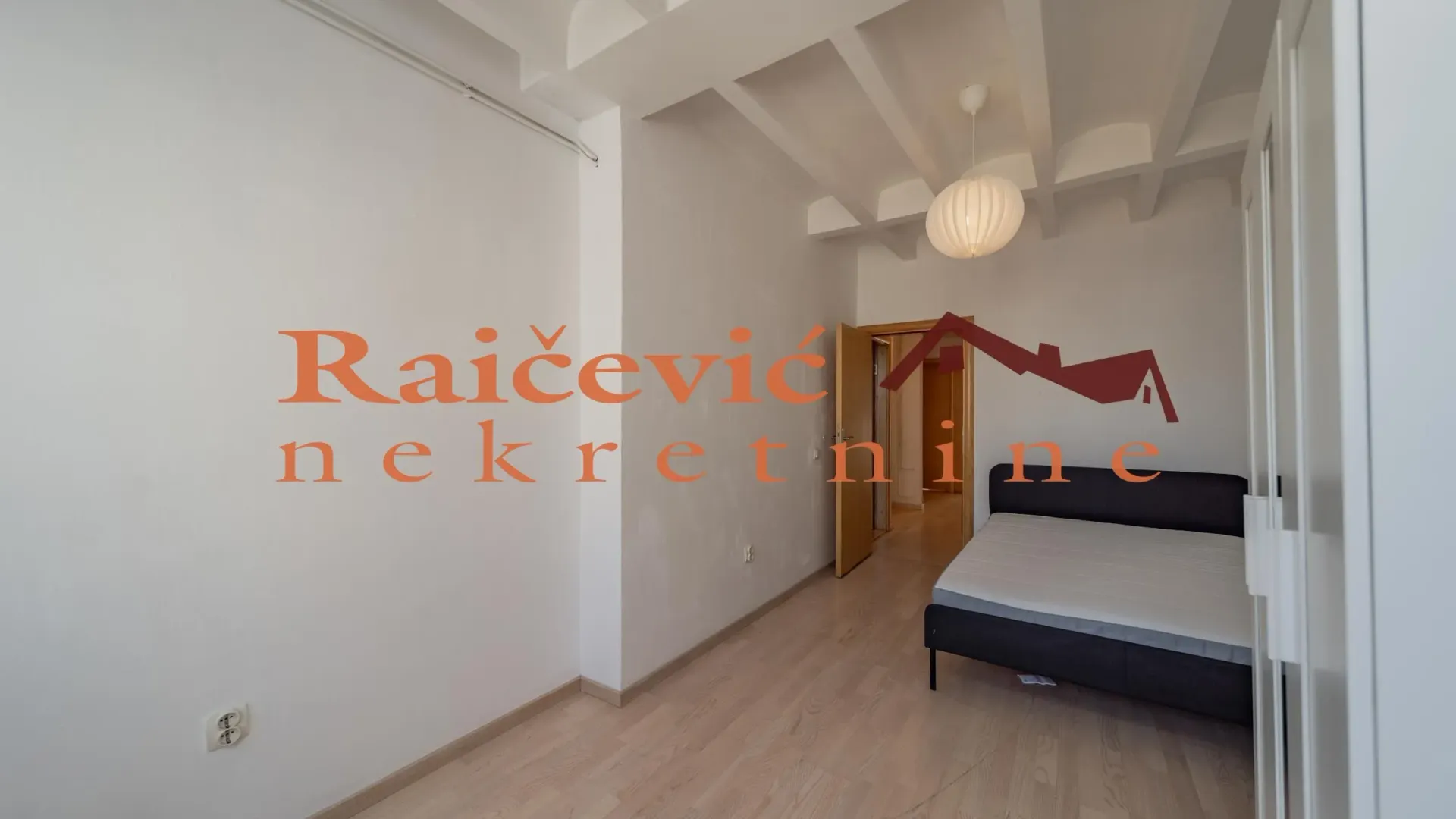 Prodaja, dvosoban stan, 68m², Centar, Stara Pazova