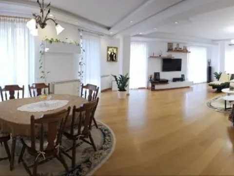 Sale, three bedroom apartment, 148m², Vračar Hram, Vračar Sve Podlokacije - image 2