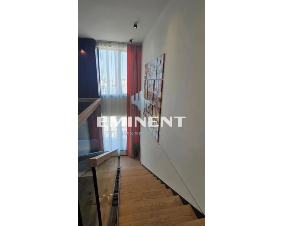 Izdavanje, četvorosoban stan, 160m², Savski Venac, Beograd