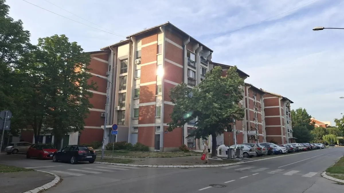 Prodaja, trosoban stan, 83m², Novo naselje, Novi Sad