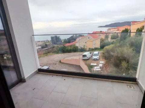 Sale, one bedroom apartment, 44m², Bečići, Budva - image 1