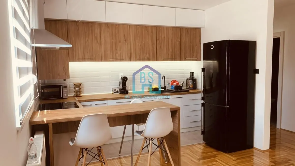 Prodaja, dvosoban stan, 59m², Vidovdansko naselje, Novi Sad Sve Podlokacije