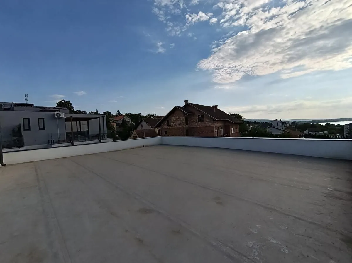 Prodaja, četvorosoban stan, 140m², Sremska Kamenica, Petrovaradin