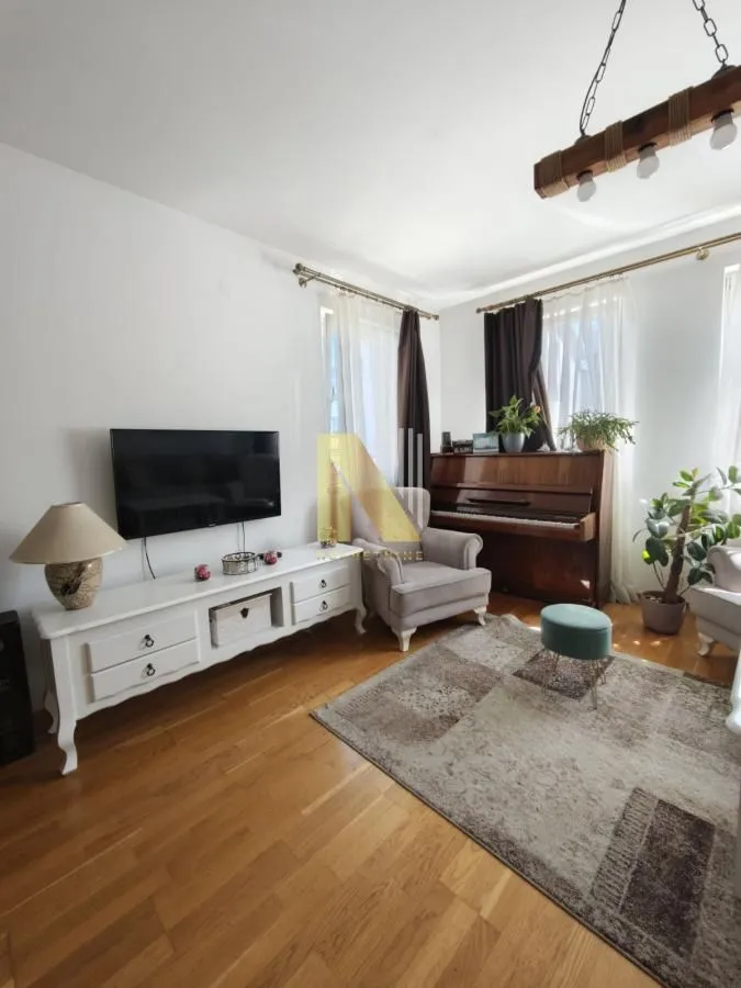 Izdavanje, trosoban stan, 73m², Adice, Novi Sad Sve Podlokacije