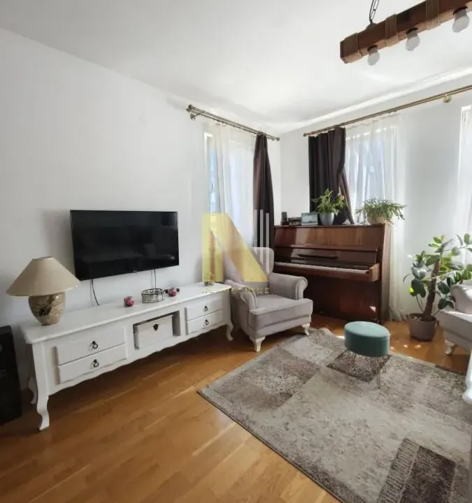 Izdavanje, trosoban stan, 73m², Adice, Novi Sad Sve Podlokacije