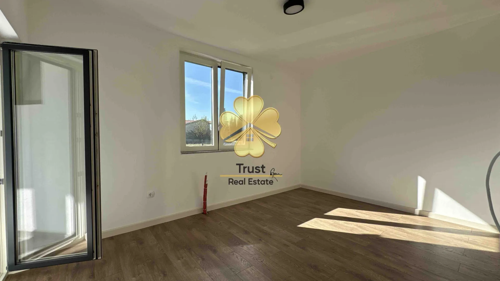 Rent, house, 170m², Murtovina, Podgorica