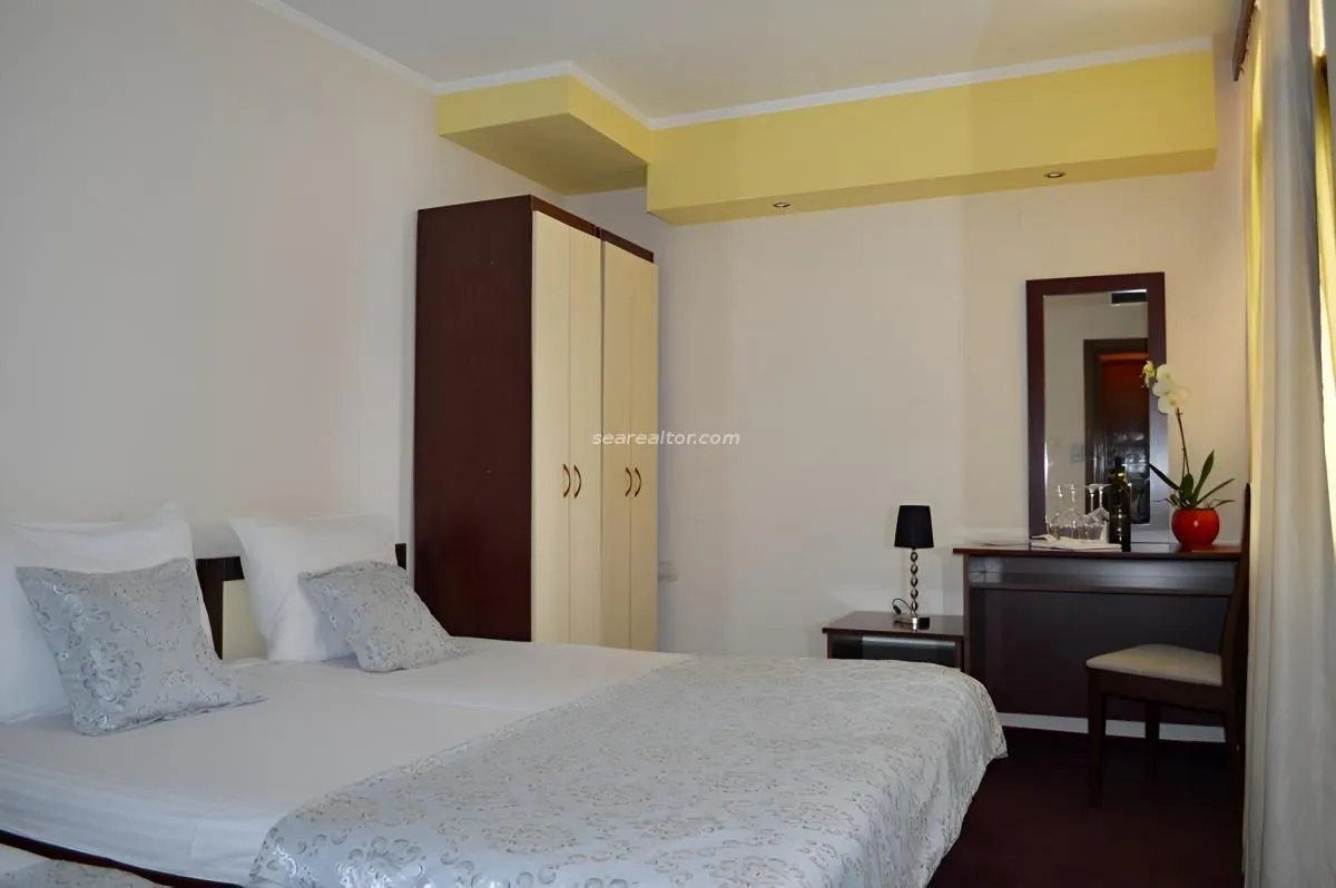 Prodaja, ugostiteljski objekat, 1450m², Igalo, Herceg Novi