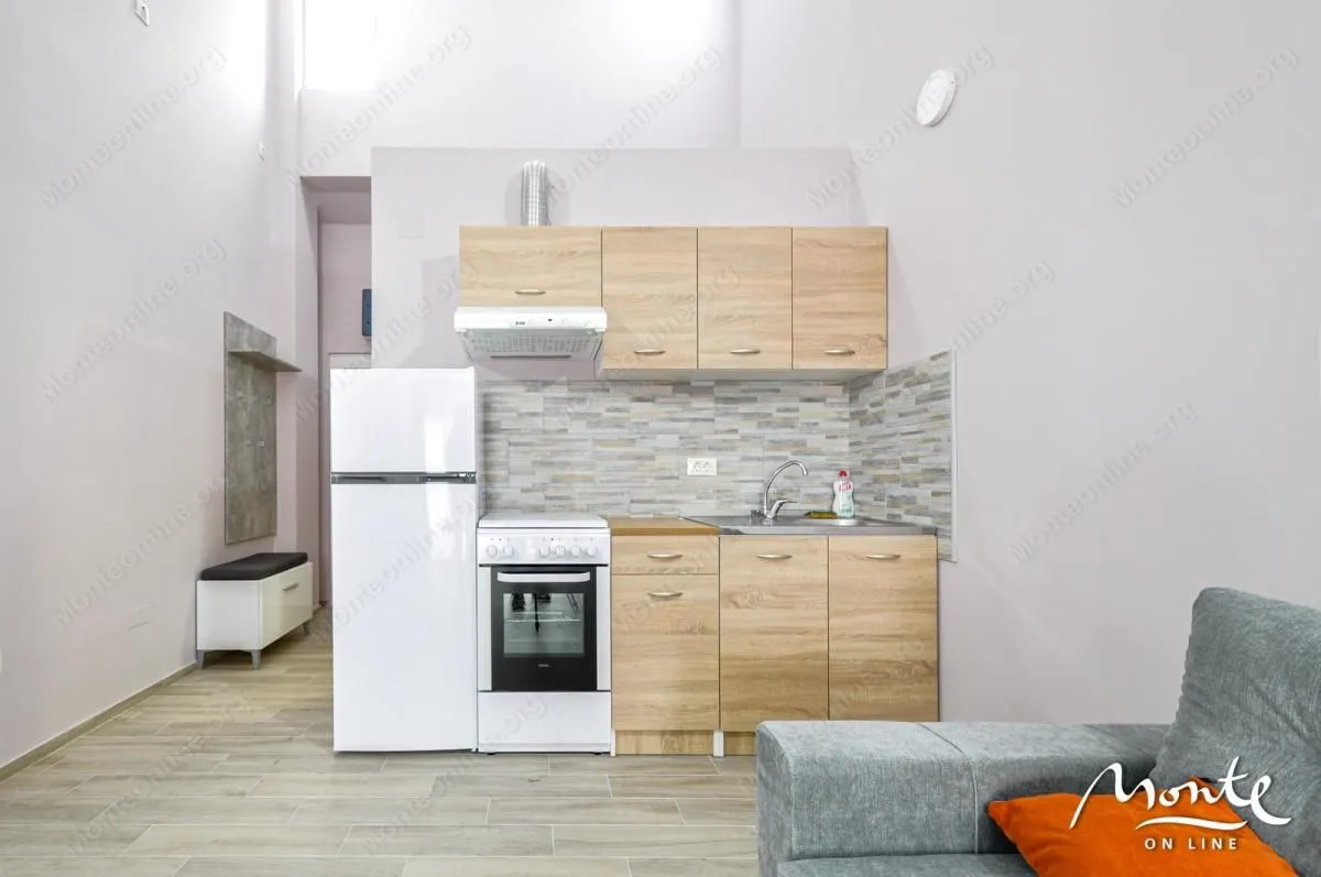 Prodaja, ugostiteljski objekat, 1256m², Centar, Budva